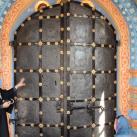 Вот они, древние врата Софийского собора в Тобольском Кремле